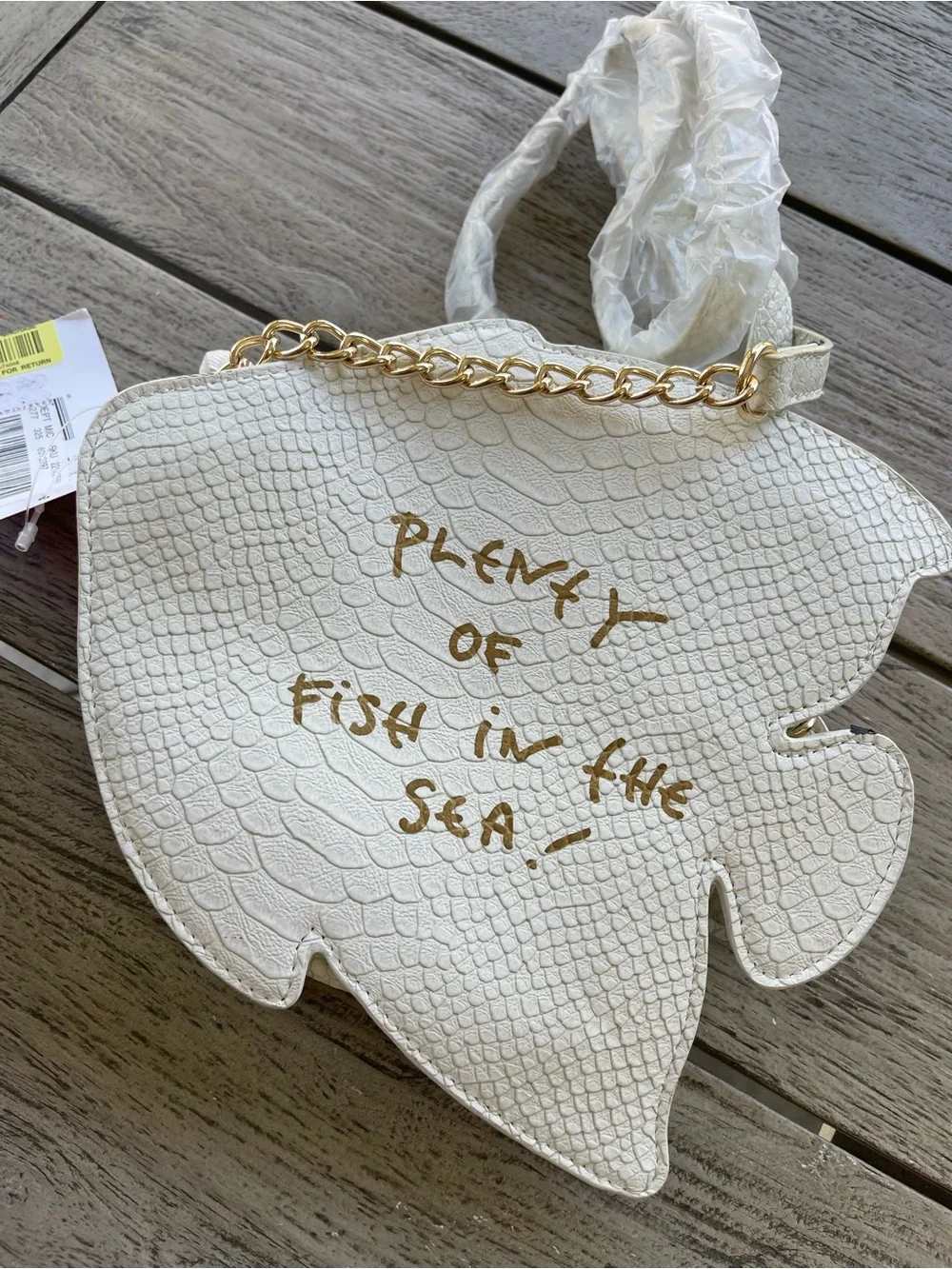 Betsey Johnson Kitsch Fishy Shaped “Plenty Of Fish In The Sea” Crossbody Bag NWT - Picture 4 of 8